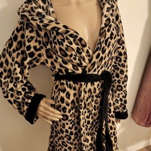 Leopard hooded robe